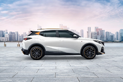 GS3 Emzoom Medium Angle Front View