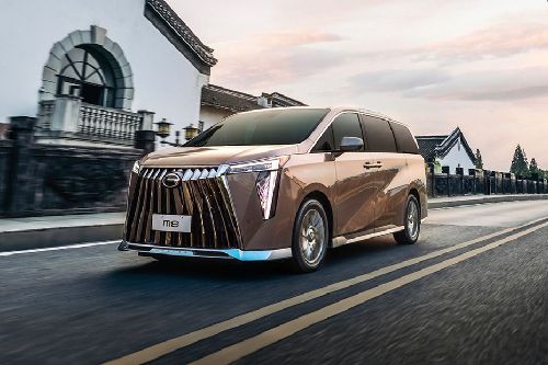 GAC M8 Front Side View