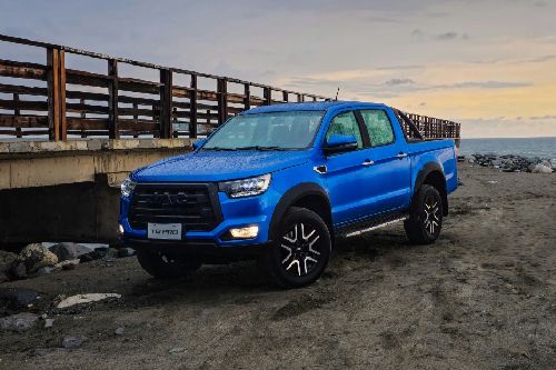 JAC T8 Pro Front Side View