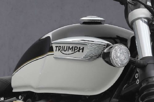Triumph Bonneville Speedmaster Fuel Tank View