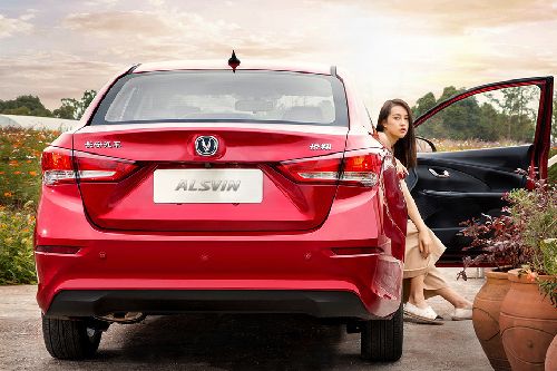 Full Rear View of Changan Alsvin