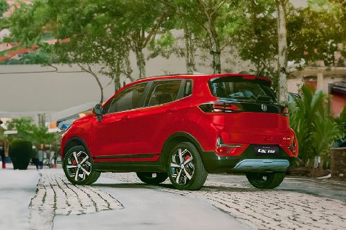 Rear Cross Side View of Changan CS15