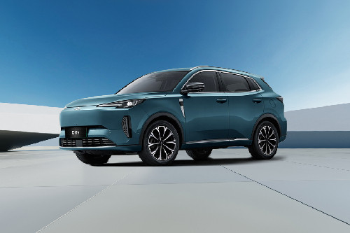 Changan Nevo Q05 PHEV Front angle low view