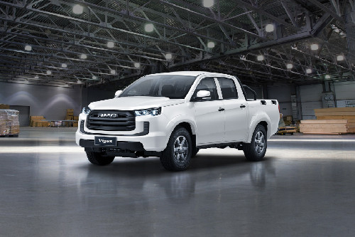 Front Angle Low View JMC Vigus Front angle low view