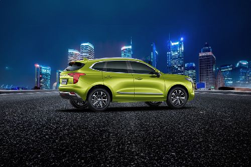 Haval Jolion Rear Medium Side View