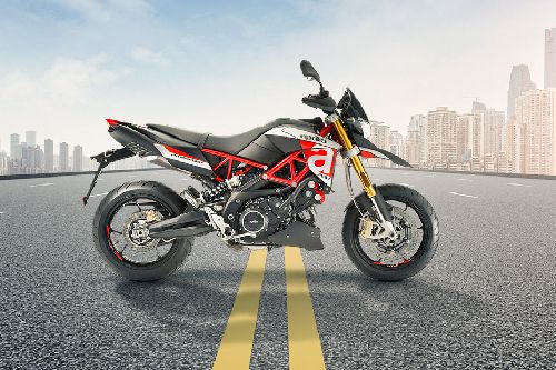 Aprilia Dorsoduro 900 Right Side Viewfull Image