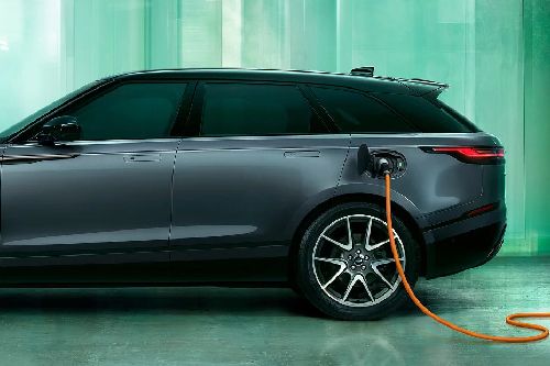 Gas Cap Open of Range Rover Velar