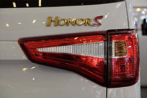 Honor S Tail light