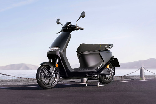Slant Front View Full Image Segway E300SE Slant Front View Full Image