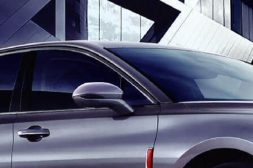 Hongqi H5 Drivers Side Mirror Front Angle