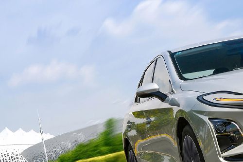 Hongqi E-QM5 Drivers Side Mirror Front Angle