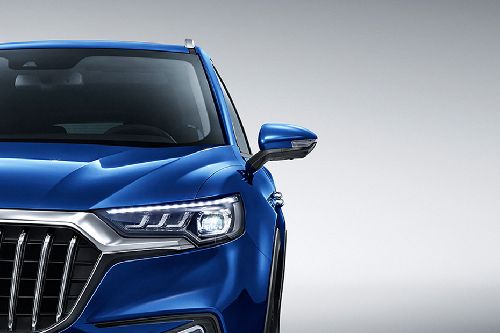 Hongqi HS5 Drivers Side Mirror Front Angle