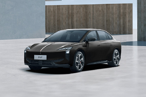 Front Angle Low View Hongqi EH7 Front angle low view