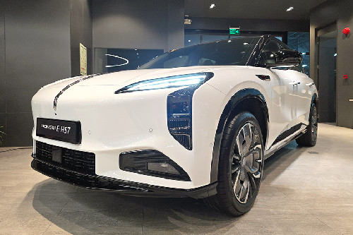 EHS7 Front deep low Angle View