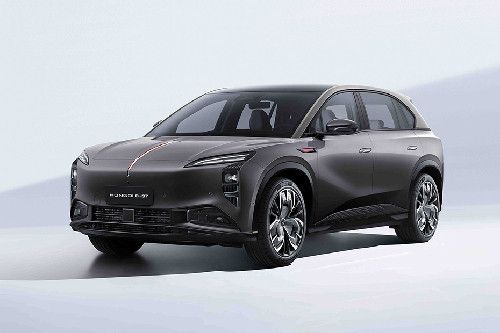 Hongqi EHS7 Front Side View