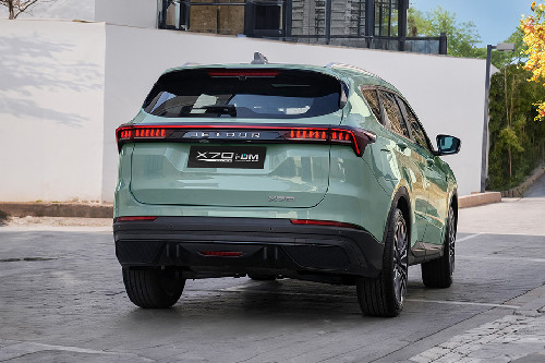 Rear Angle View X70 Lightning i-DM Rear angle view