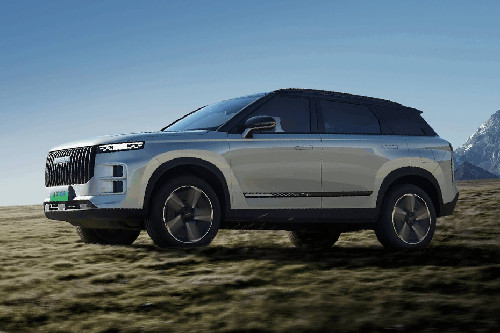 J7 Front deep low Angle View