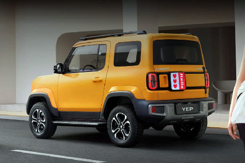 Rear Cross Side View of Wuling Yep
