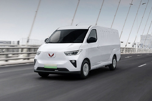 Front Angle Low View Wuling Sunlight Cargo Front angle low view