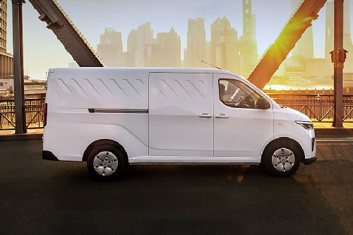 Sunlight Cargo Medium Angle Front View