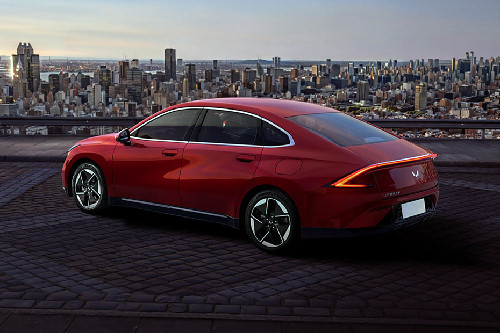 Rear Cross Side View Rear Cross Side View of Wuling Starlight