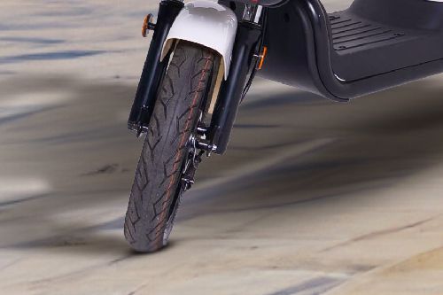 HATASU E-BIKES NERO Front Tyre View