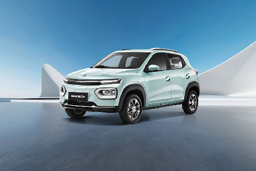Front Angle Low View Dongfeng Nano Box Front angle low view