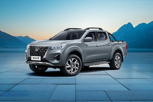 Front Angle Low View Dongfeng Rich 7 Front angle low view