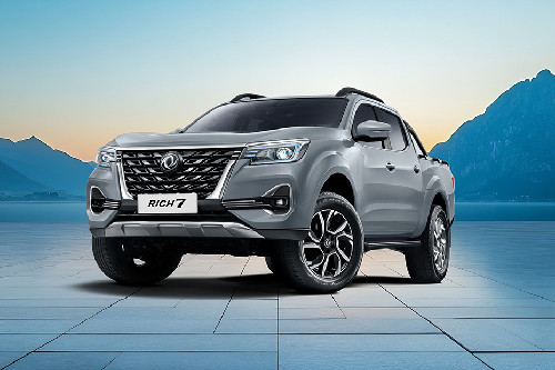 Rich 7 Front deep low Angle View