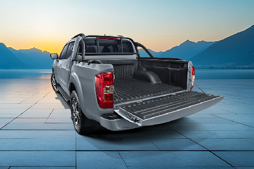 Rear Medium View of Dongfeng Rich 7