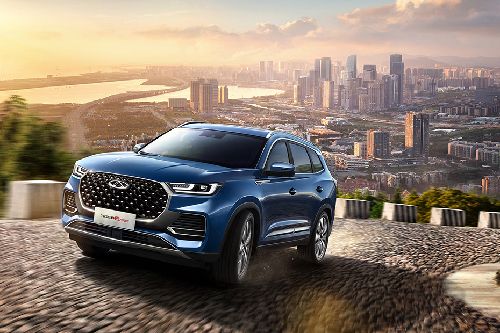 Tiggo 8 Pro Tilted Front View