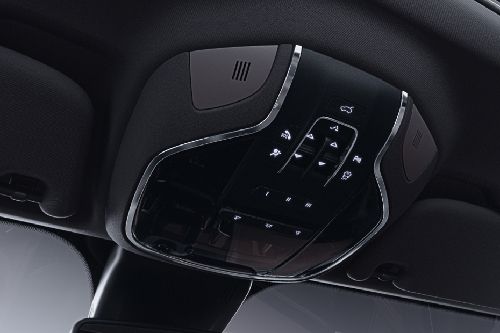 Rear Cross View of Maserati Levante