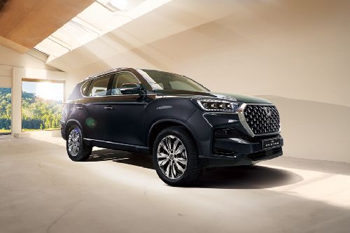 Front Medium View KG MOBILITY Rexton Front Medium View