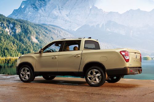 Rear Cross Side View of KG MOBILITY Musso Grand