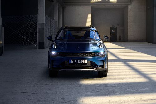 Full Front View Full Front View of 01