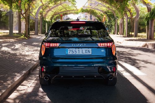 Full Rear View of Lynk & Co 01
