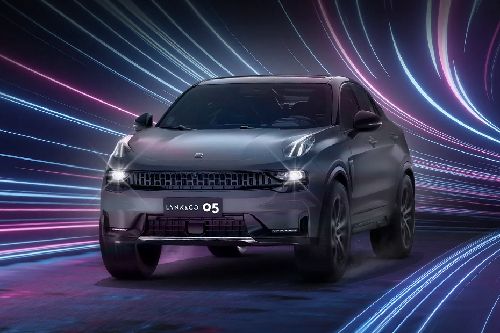 05 Tilted Front View