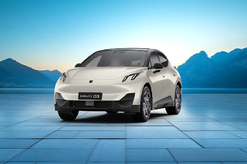 Lynk & Co 02 Front Side View