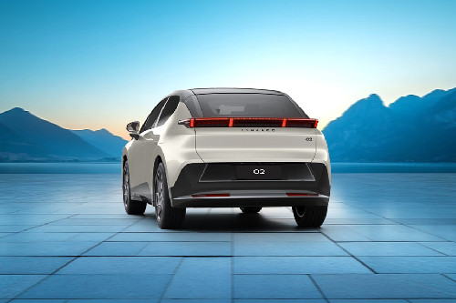 Rear Medium View of Lynk & Co 02