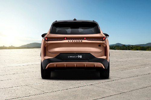 Full Rear View of Lynk & Co 08 EM-P