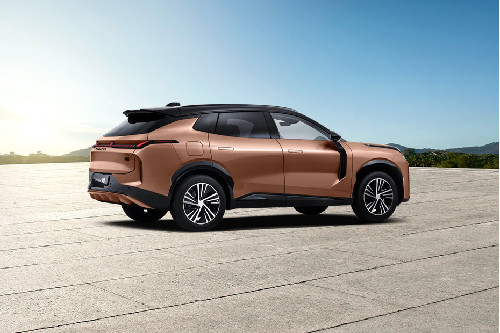 08 EM-P Rear Medium Side View