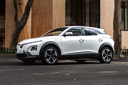 VF 6 Front deep low Angle View