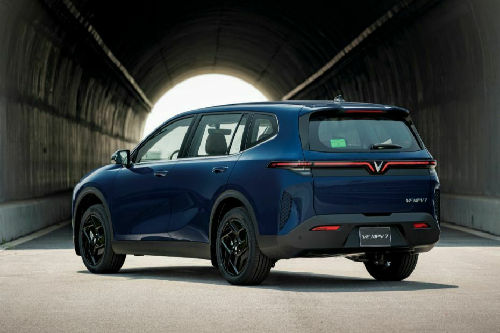 VF MPV 7 Rear angle view