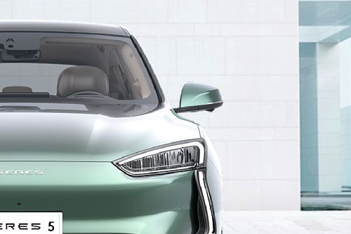 SERES 5 Drivers Side Mirror Front Angle