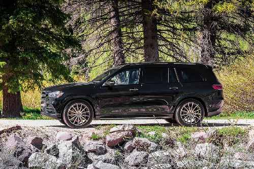 Mercedes-Benz GLS-Class Front Cross Side View