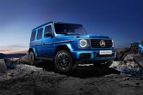 Mercedes-Benz G-Class	 Electric Front angle low view