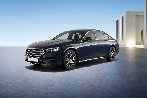 Front Side View Mercedes-Benz E-Class Sedan Front Side View