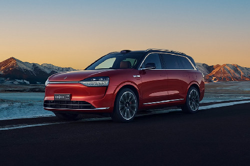 Front Cross Side View AITO M9 Front Cross Side View