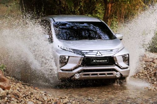 Mitsubishi Xpander (2018-2021) Front Medium View