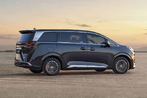 D9 Rear Medium Side View